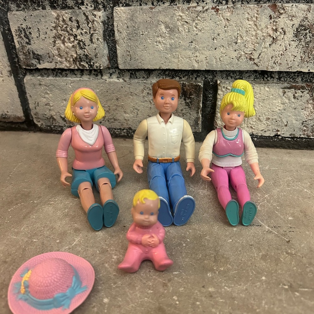 VTG Loving Family Dollhouse 93 mom dad baby Blonde Sister Teen lot of 4 dolls